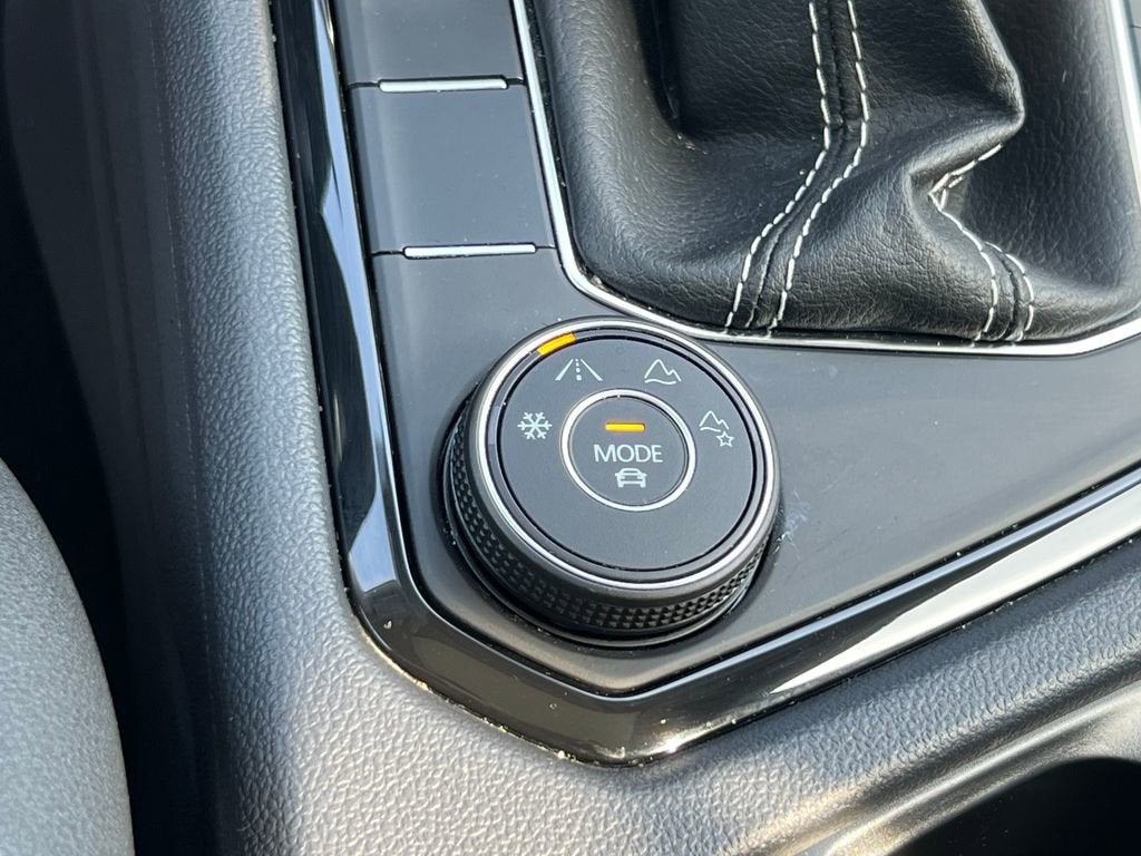 2024 Volkswagen Taos SEL