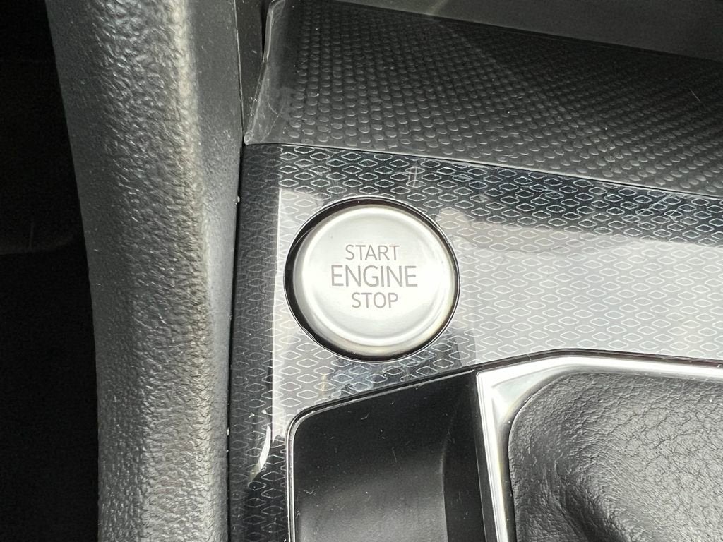 2025 Volkswagen Taos S