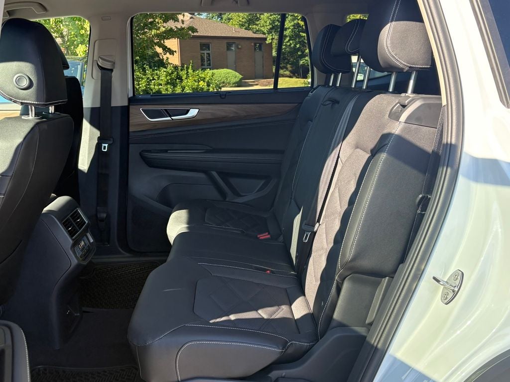 2026 Volkswagen Atlas 2.0T SE w/ Technology