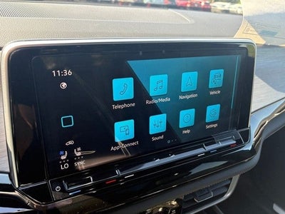 2026 Volkswagen Atlas Cross Sport 2.0T SE w/Technology