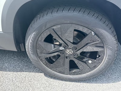 2026 Volkswagen Taos 1.5T SE Black