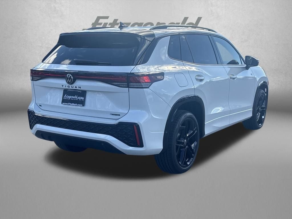 2026 Volkswagen Tiguan 2.0T SE R-Line Black