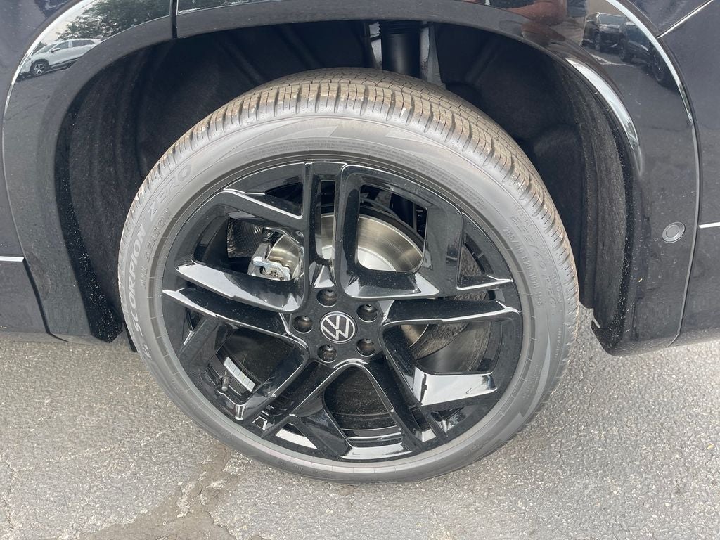 2025 Volkswagen Tiguan 2.0T SE R-Line Black