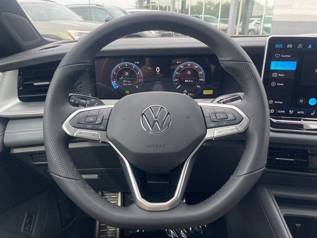 2025 Volkswagen Tiguan 2.0T SE R-Line Black