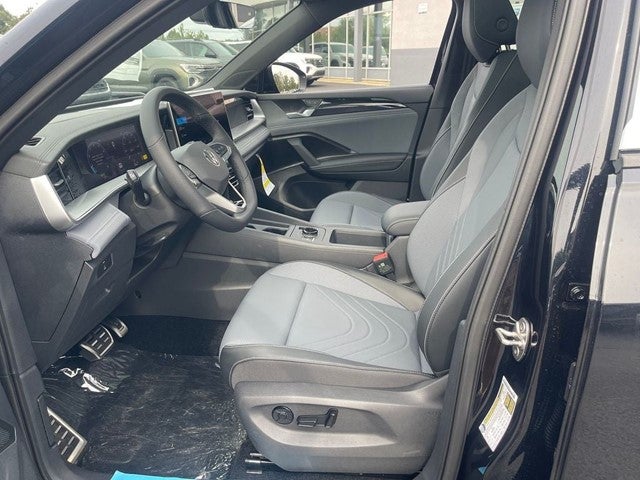 2025 Volkswagen Tiguan 2.0T SE R-Line Black