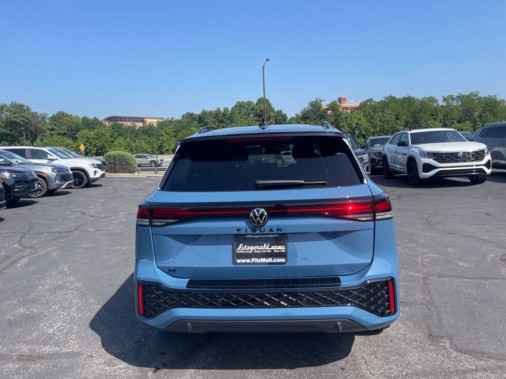 2026 Volkswagen Tiguan 2.0T SE R-Line Black