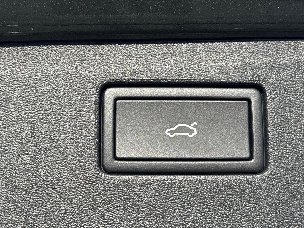 2026 Volkswagen Tiguan 2.0T SEL