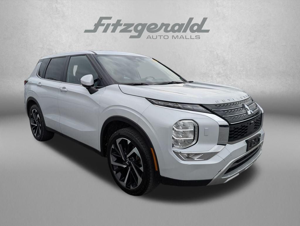 2023 Mitsubishi Outlander SE