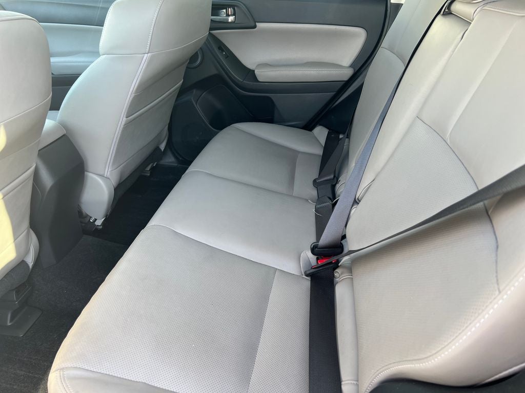 2016 Subaru FORESTER Base
