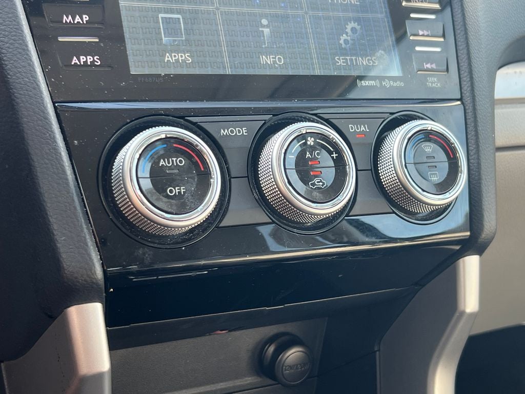 2016 Subaru FORESTER Base