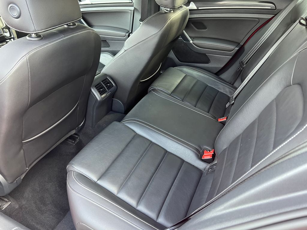 2017 Volkswagen Golf R DCC & Navigation 4Motion