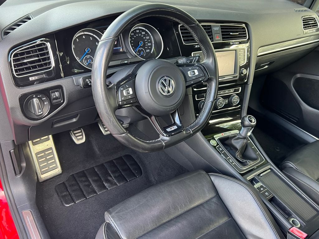 2017 Volkswagen Golf R DCC & Navigation 4Motion