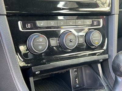 2017 Volkswagen Golf R DCC & Navigation 4Motion