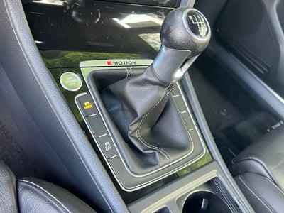 2017 Volkswagen Golf R DCC & Navigation 4Motion