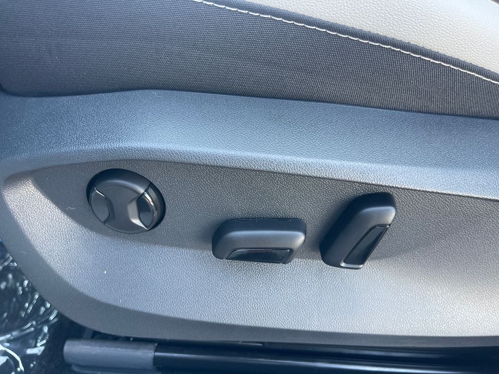 2026 Volkswagen Taos SE FWD
