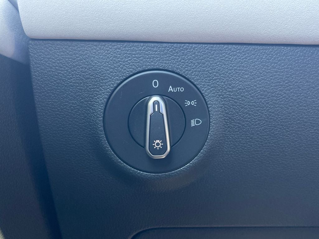 2026 Volkswagen Taos SE FWD